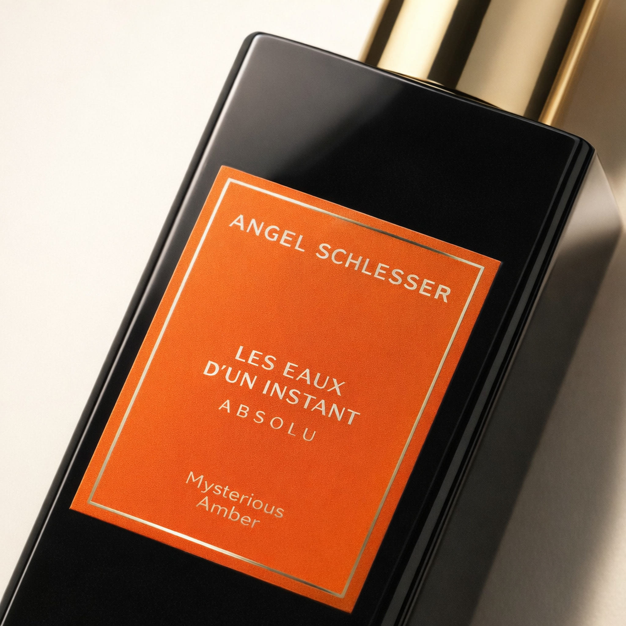 Angel Schlesser les Eaux D'un Instant Absolu Mysterious Amber EDP macro label detail gallery showcase