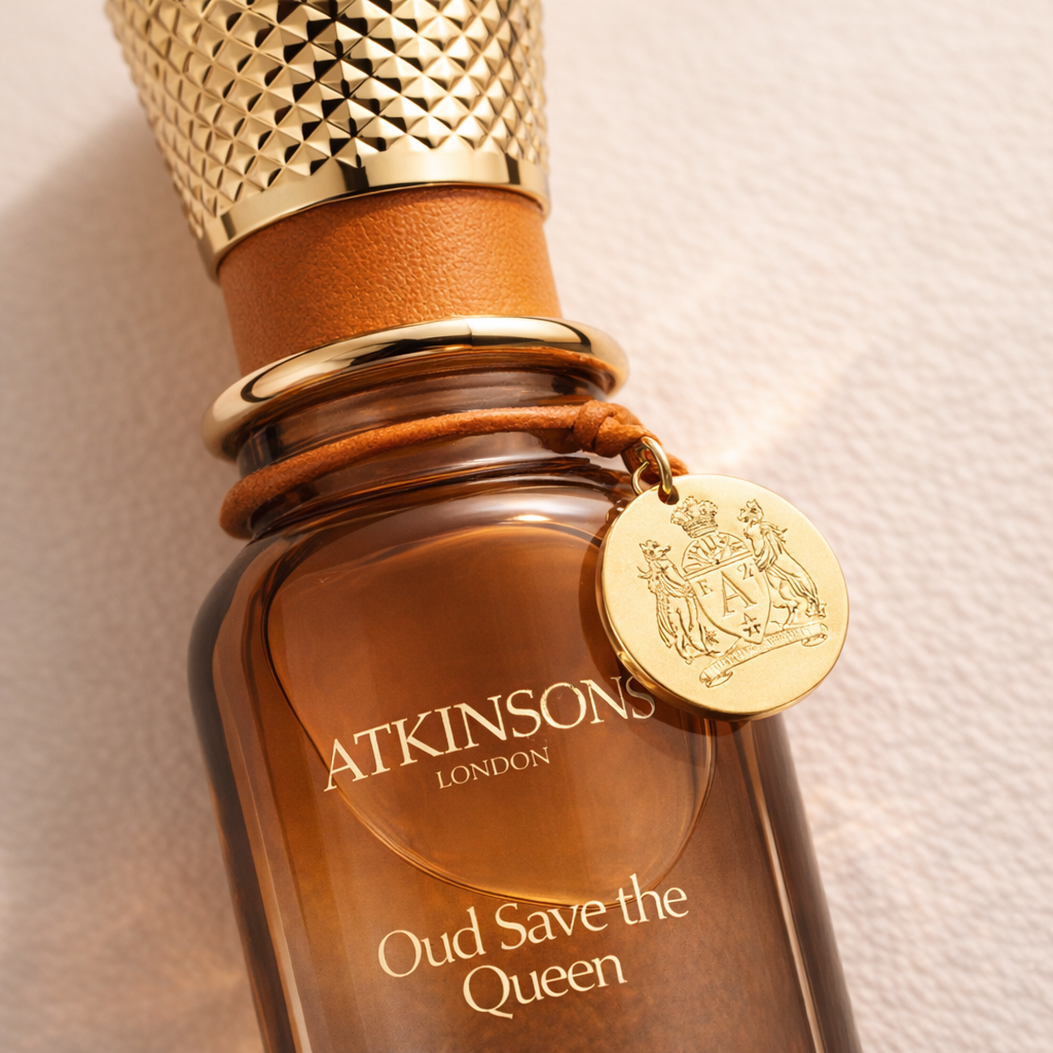 Atkinsons Oud Save the Queen Mystic Essence Concentrated Fragrance Alcohol Free for Women fragrance details image