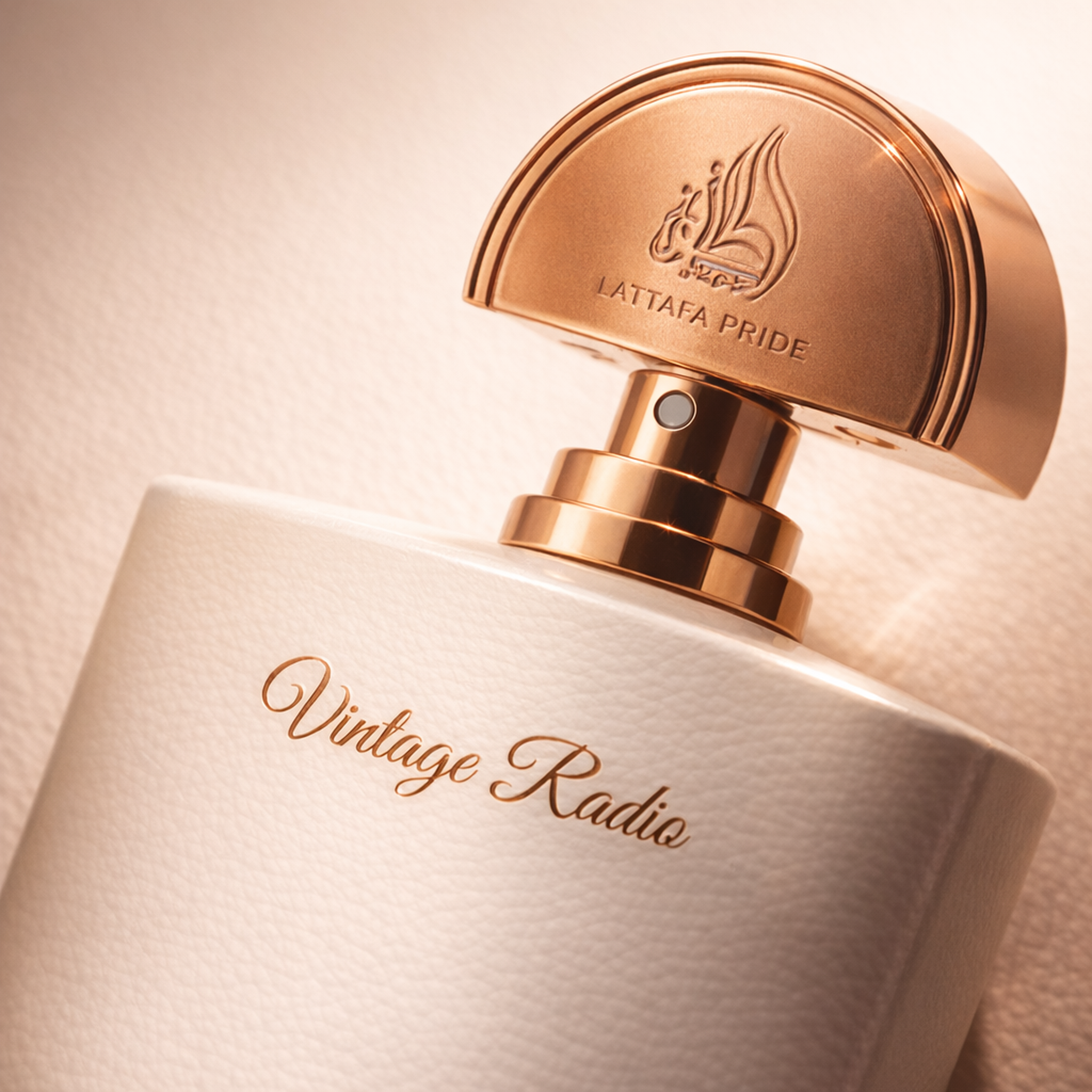 Lattafa Pride Vintage Radio EDP fragrance details image