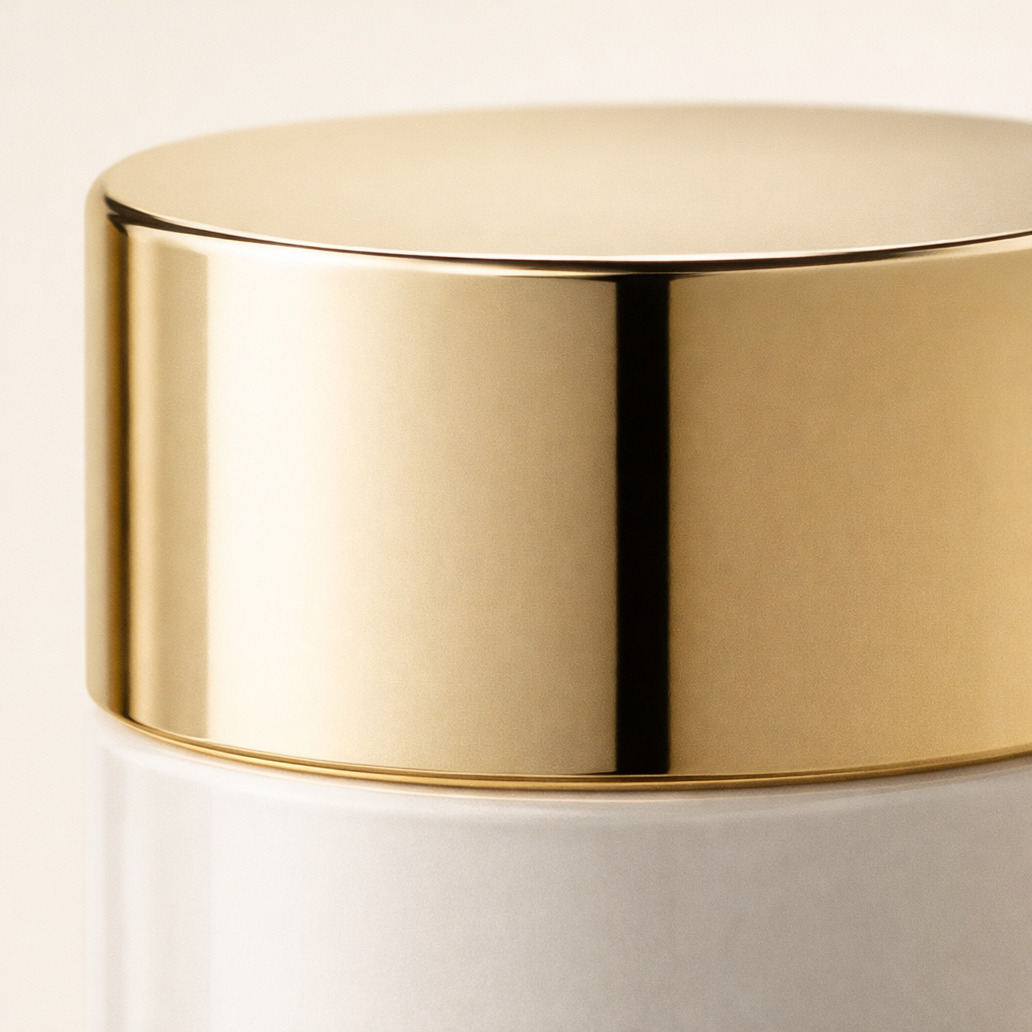 Oscar De La Renta Bella Blanca Body Lotion cap macro detail gallery showcase