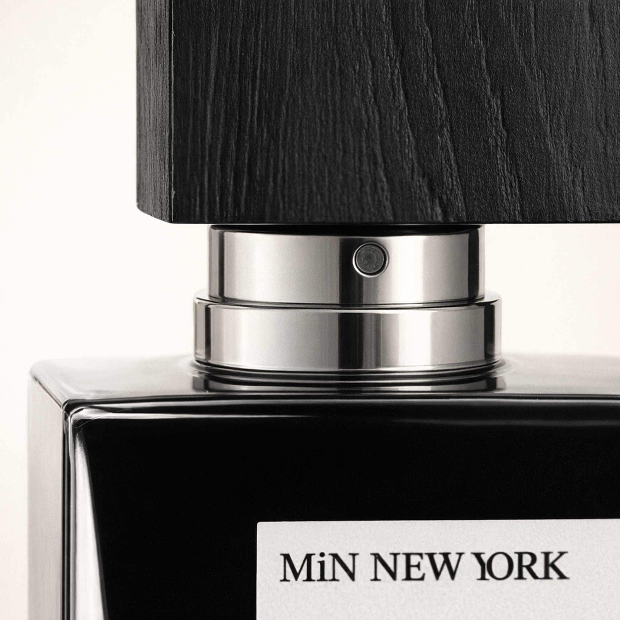 Min New York Dahab Travel EDP cap macro detail gallery showcase