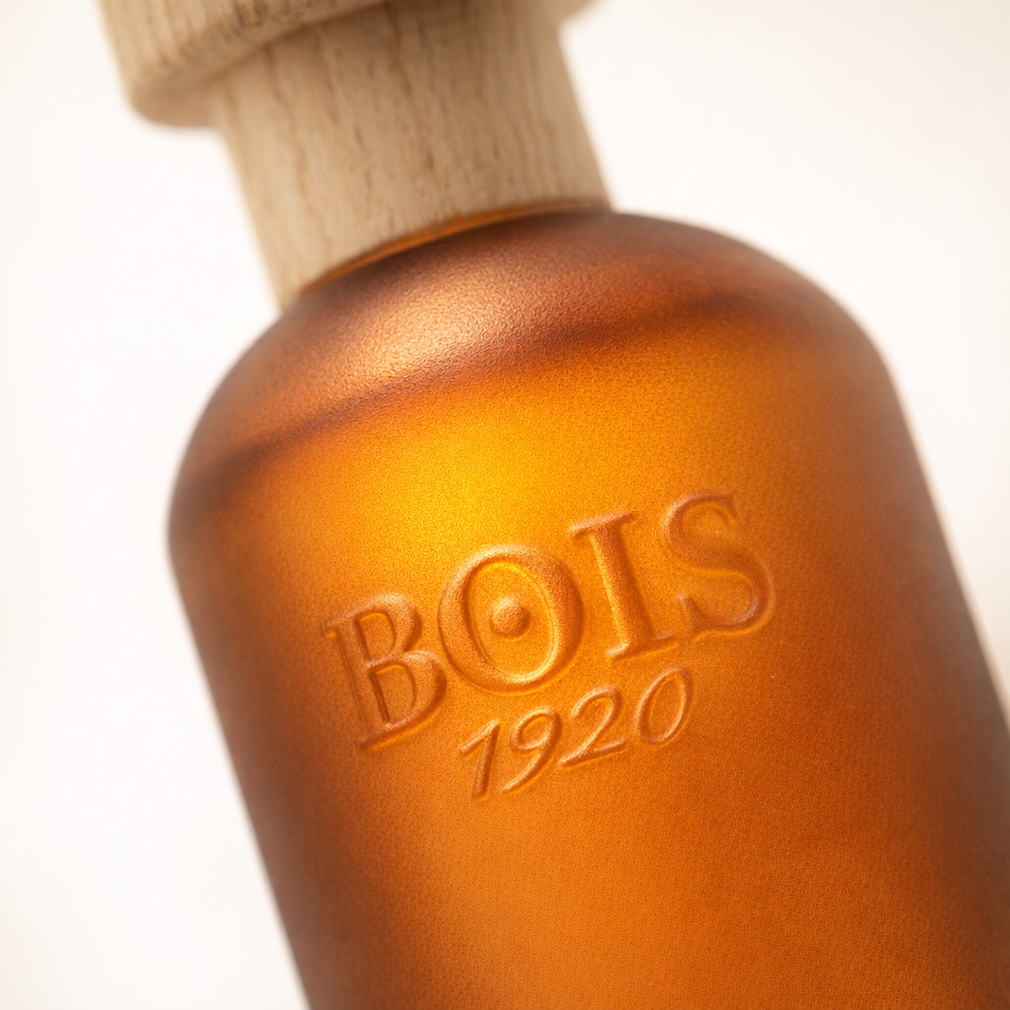Bois 1920 Cannabis Dolce EDP macro label detail gallery showcase