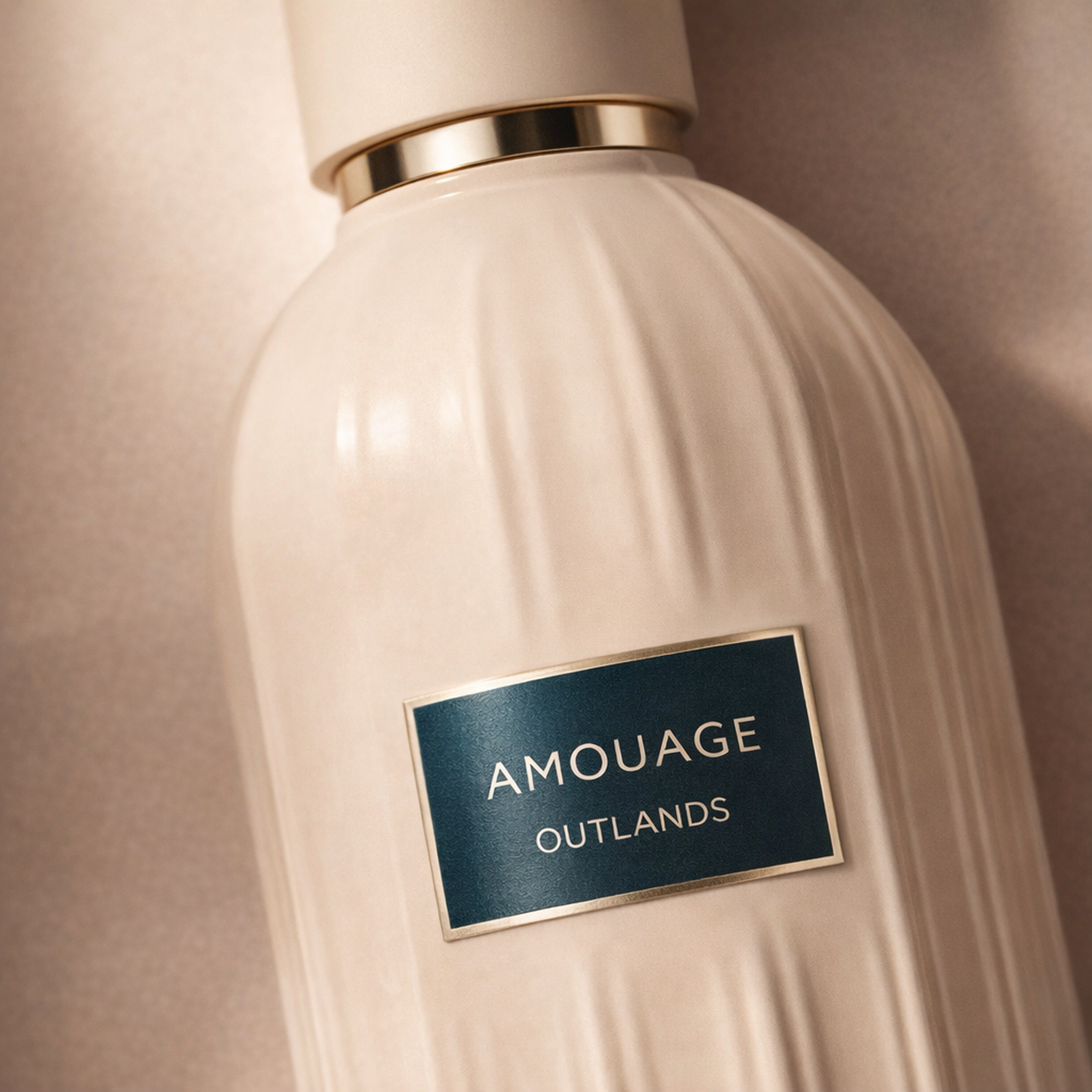 Amouage Outlands Extrait de Parfum macro label detail gallery showcase