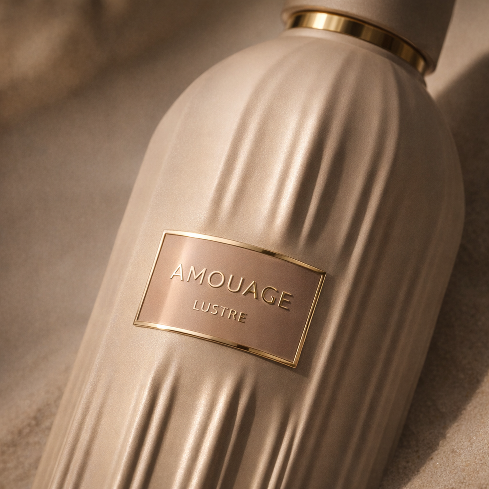 Amouage Lustre Extrait de Parfum macro label detail gallery showcase