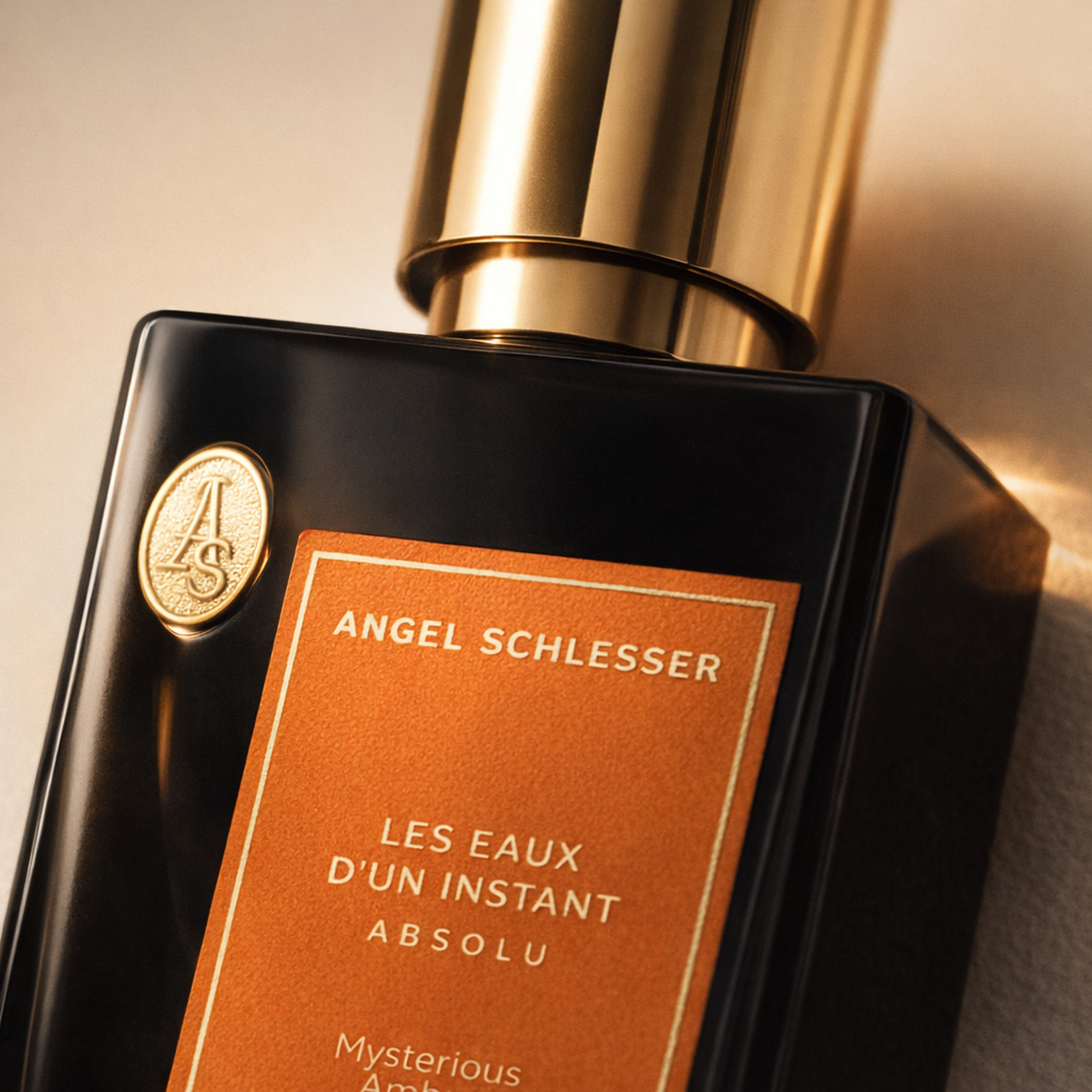 Angel Schlesser les Eaux D'un Instant Absolu Mysterious Amber EDP fragrance details image