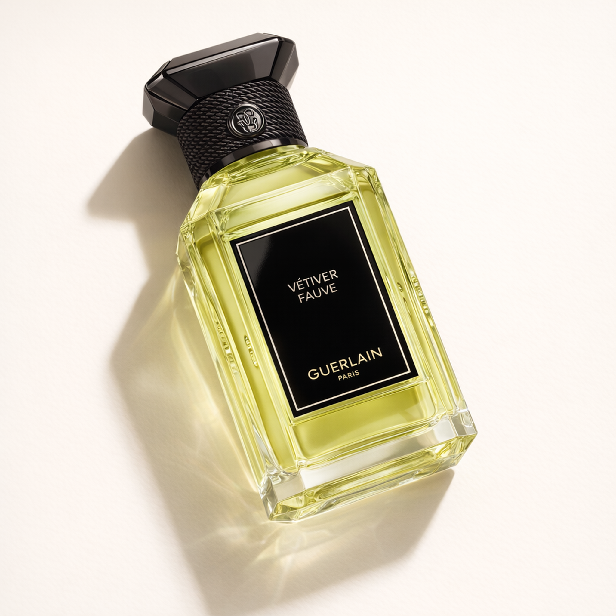 Guerlain L'art & la Matiere Vetiver Fauve EDP angled still-life gallery showcase