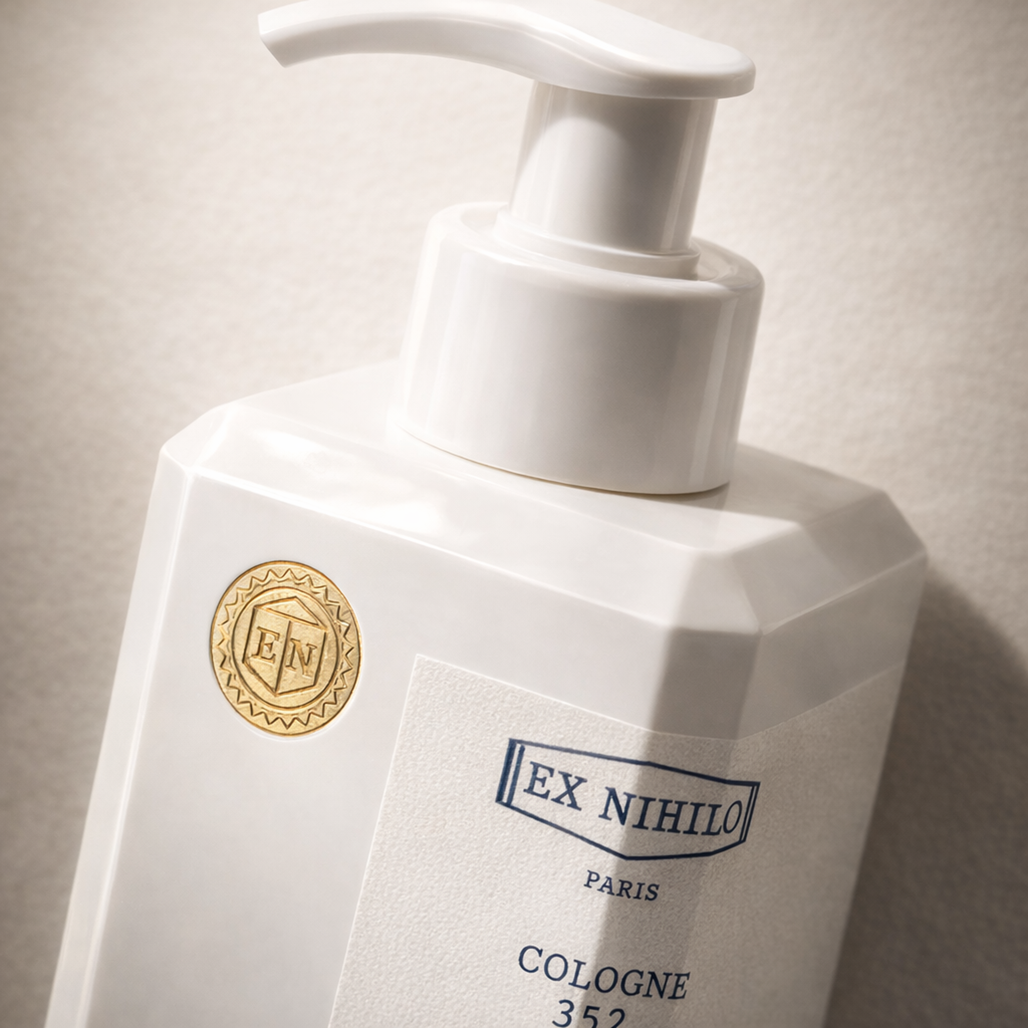 Ex Nihilo Cologne 352 Body Lotion fragrance details image