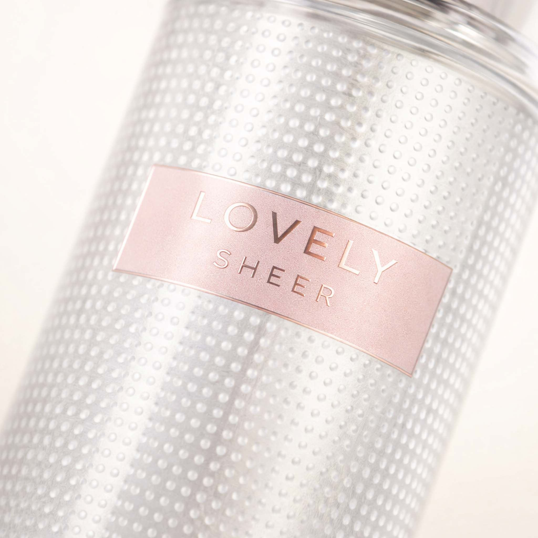 Sarah Jessica Parker Lovely Sheer Body Mist macro label detail gallery showcase
