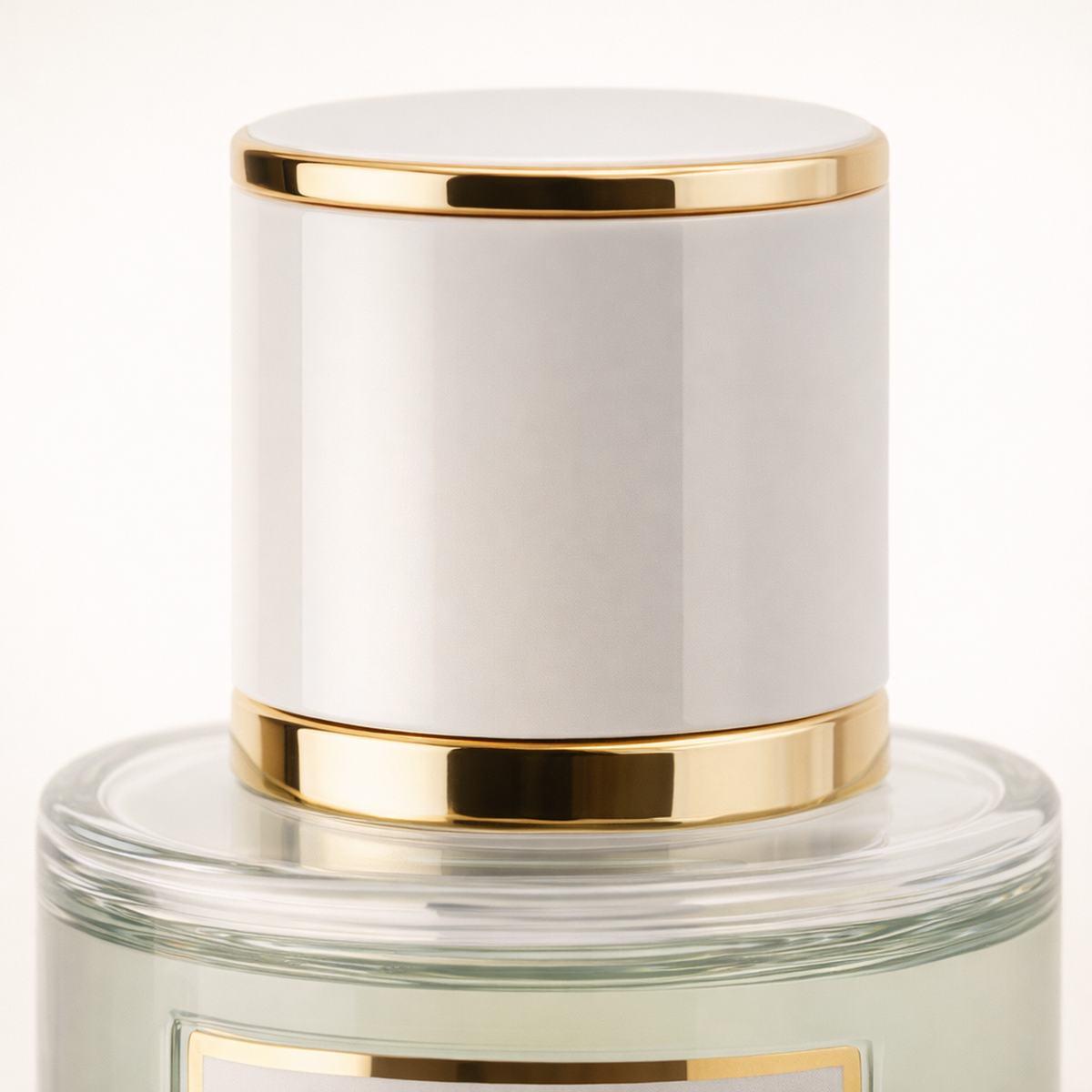 Maissa Ile de Beaute Elixir EDP cap macro detail gallery showcase