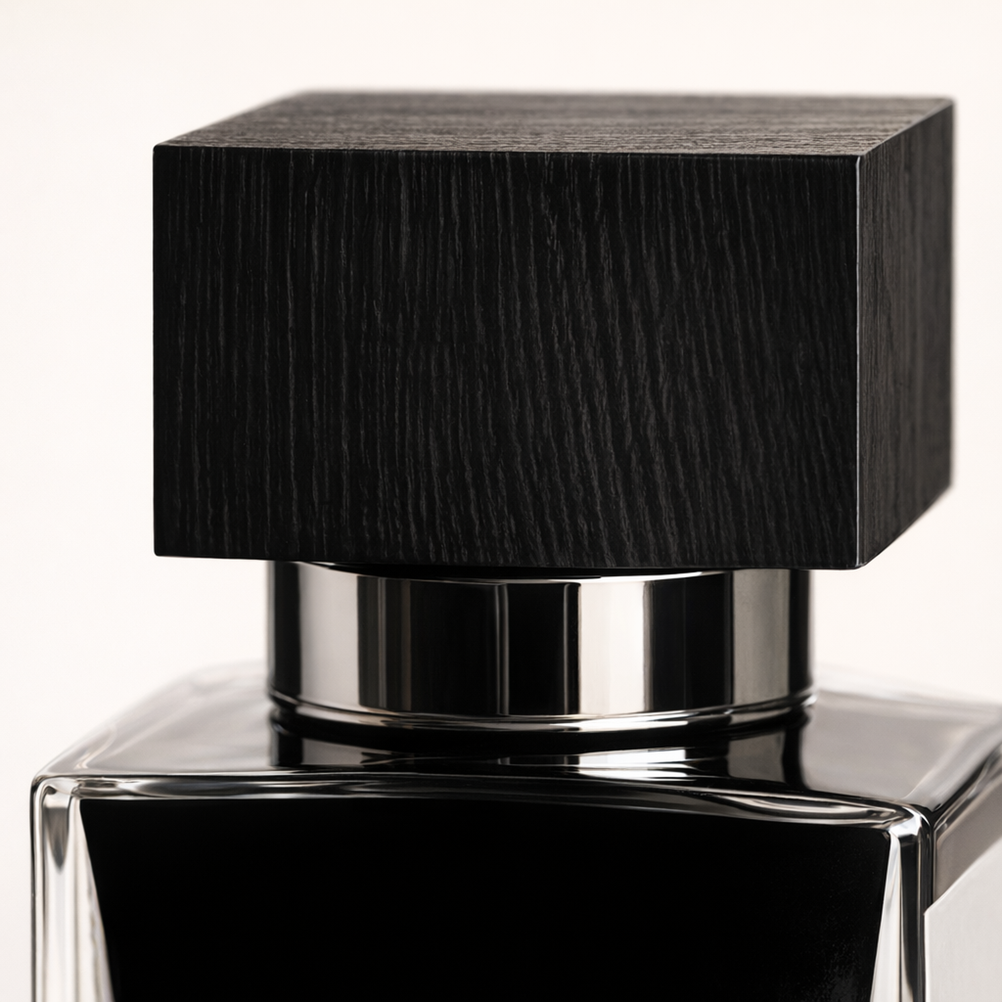 Min New York Chef's Tablet EDP cap macro detail gallery showcase