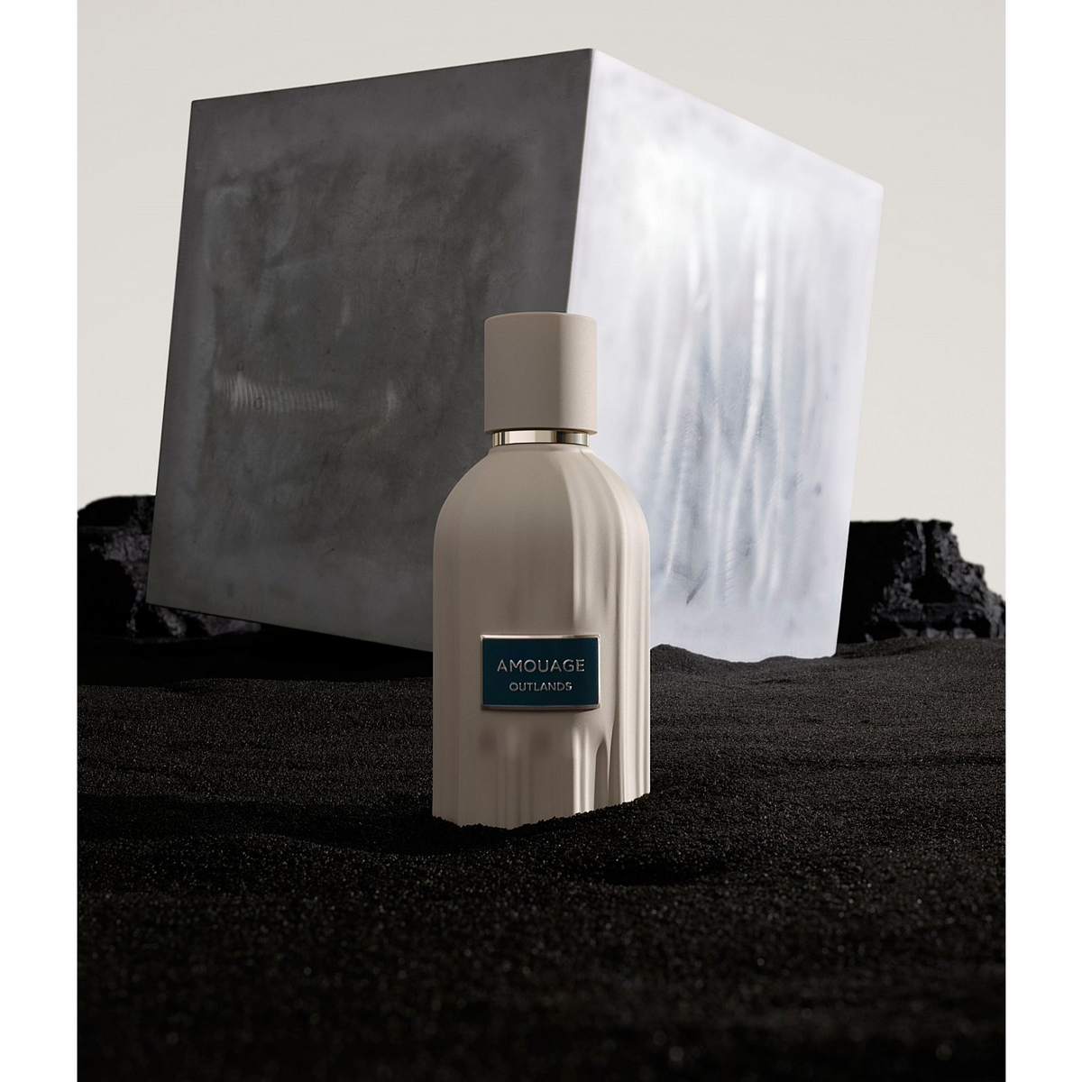 Amouage Outlands Essence Parfum fragrance details image